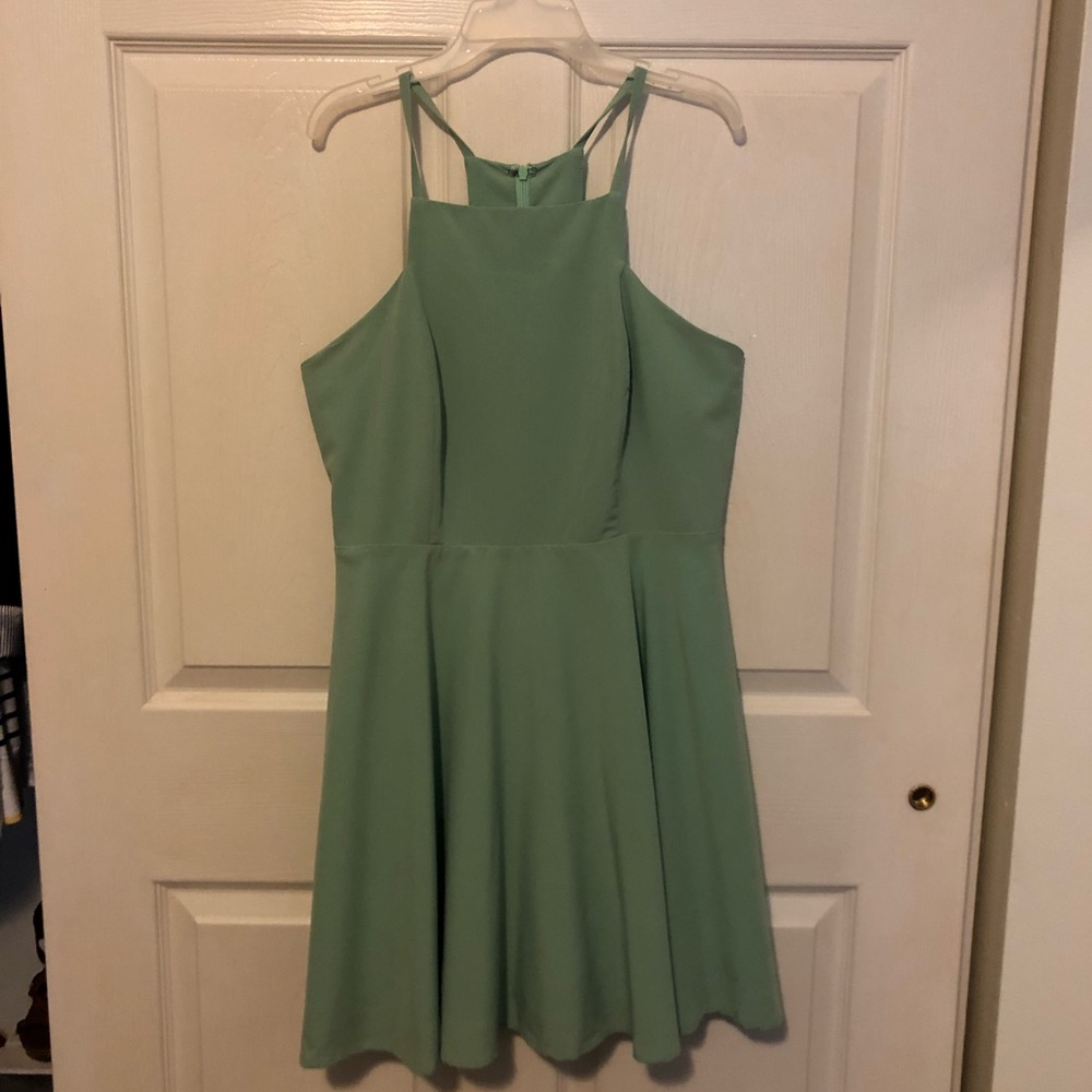 LULUs green dress
